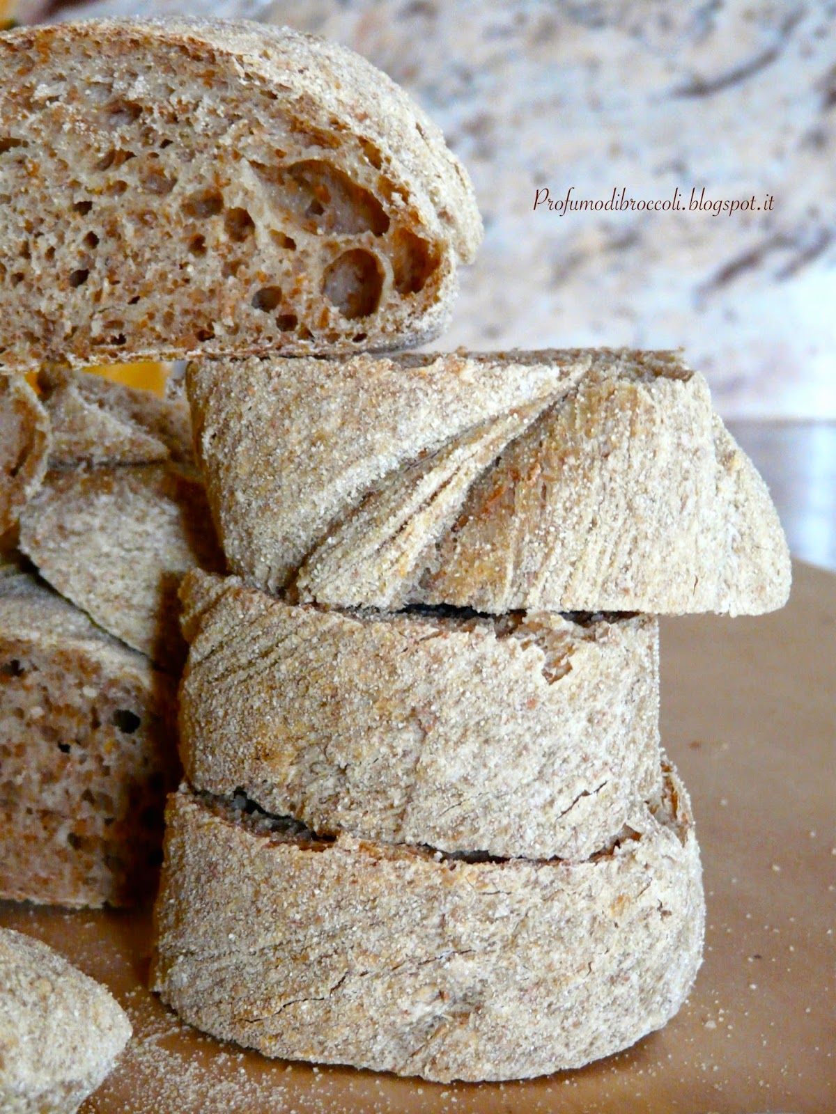 Pane di farina integrale e semola di frumento duro: intenso sapore di grano  e infinita leggerezza – Profumo di Broccoli