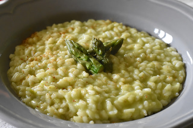 risotto verde agli asparagi con bottarga di tonno