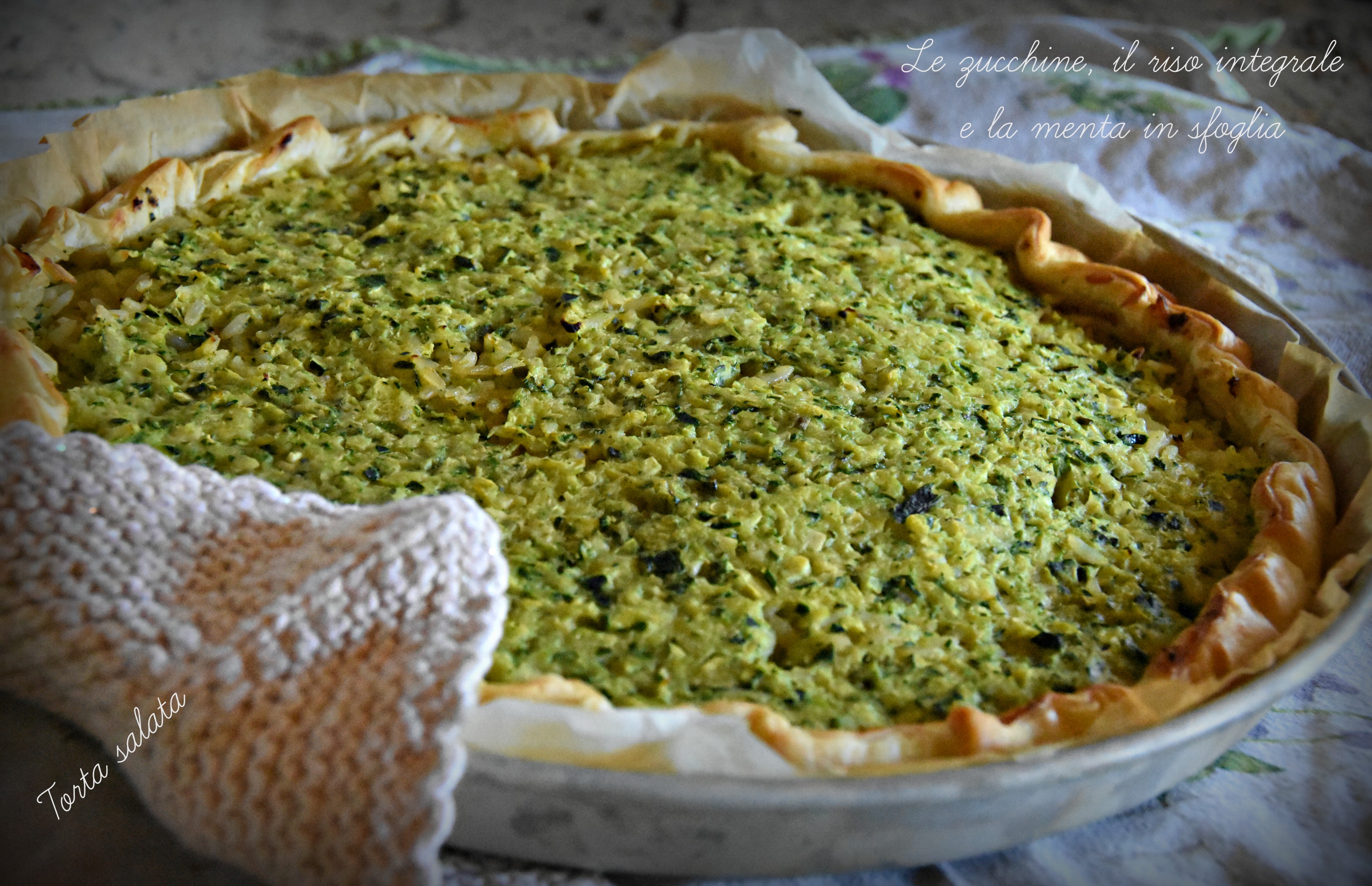 Torta salata con crema di zucchine, riso integrale e menta ...