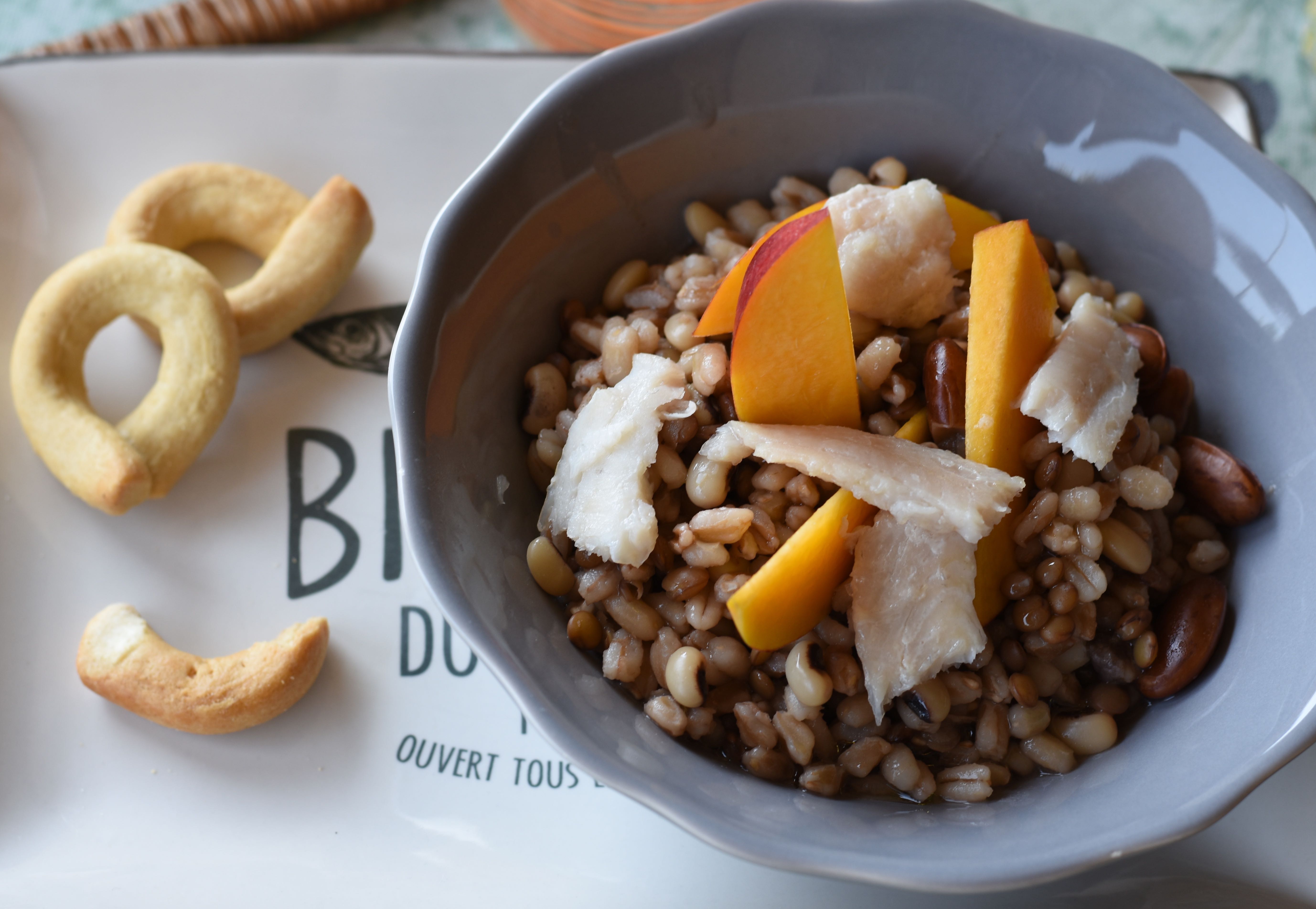 Insalata fredda di legumi e cereali con pesche e sogliola – Profumo di ...