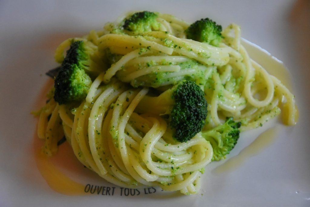 spaghetti broccoli