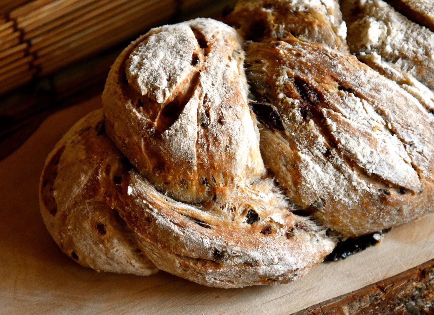 treccia di pane integrale al cioccolato