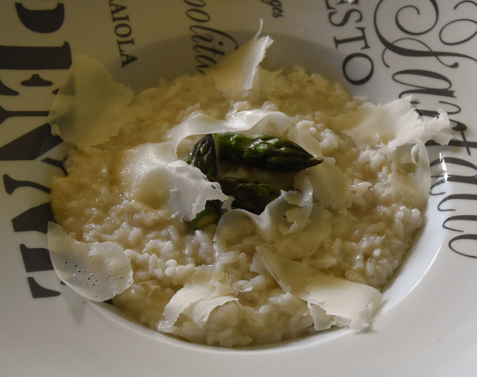 Risotto con asparagi verdi e raspadura lodigiana Profumo di Broccoli