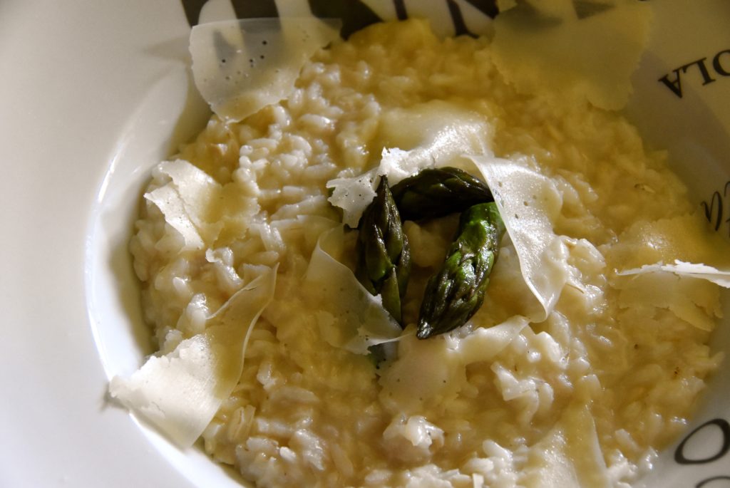 risotto asparagi raspadura