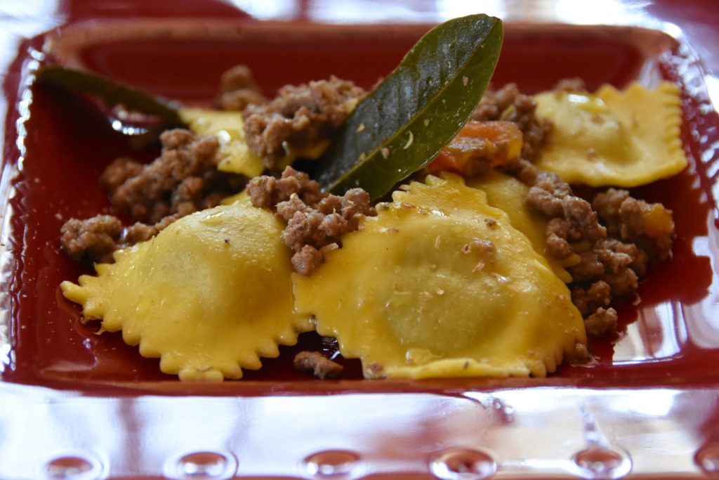 ravioli funghi con ragù